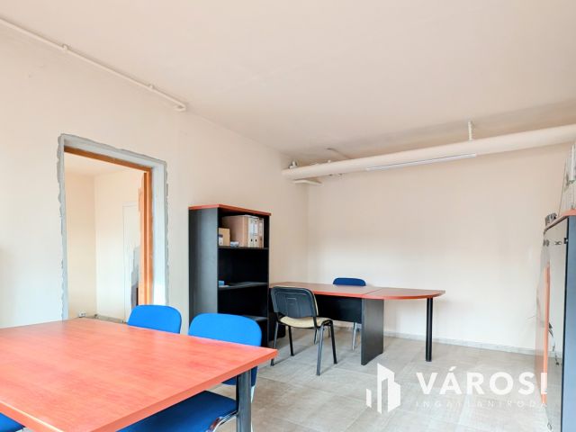 Belvárosi üzlethelyiség/iroda eladó!