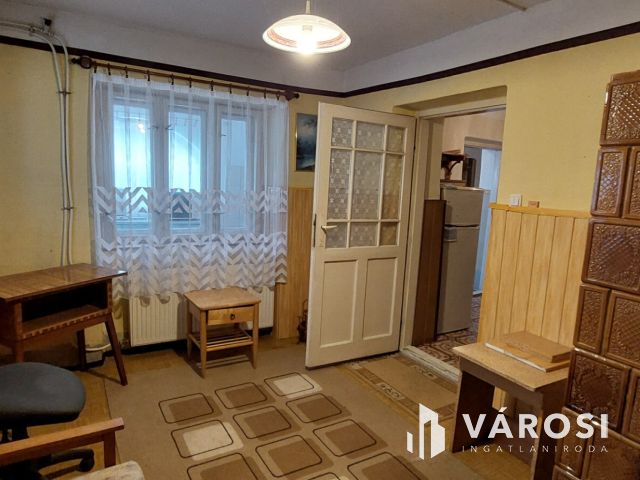 Kis ház nagy telekkel - Buj községben