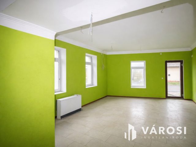 Üzlet+lakás, saját parkoló Gyomaendrődön