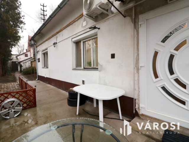 Belvárosi, földszinti lakás