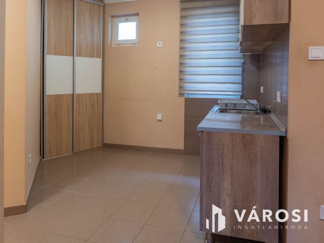 1.emeleti tégla lakás Orosháza szívében