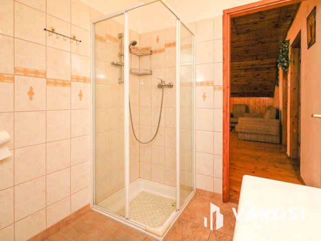 Nagy családi ház eladó vendégház lehetőséggel Gyomán