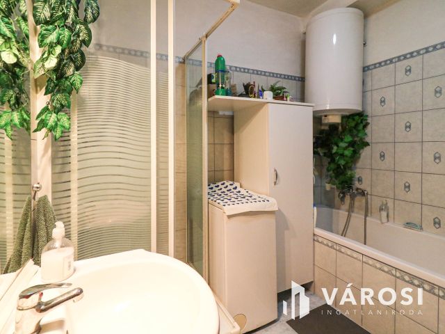 Nagy családi ház eladó vendégház lehetőséggel Gyomán