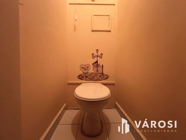 Belvárosi, 2 szobás, erkélyes, tégla lakás, Orosházán