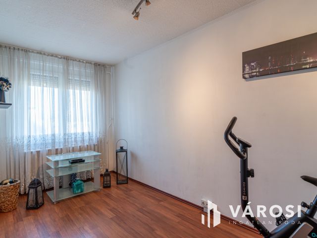 Patent lakás a lugasban