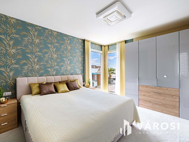 Panorámás luxus családi ház medencével Csömörön eladó!