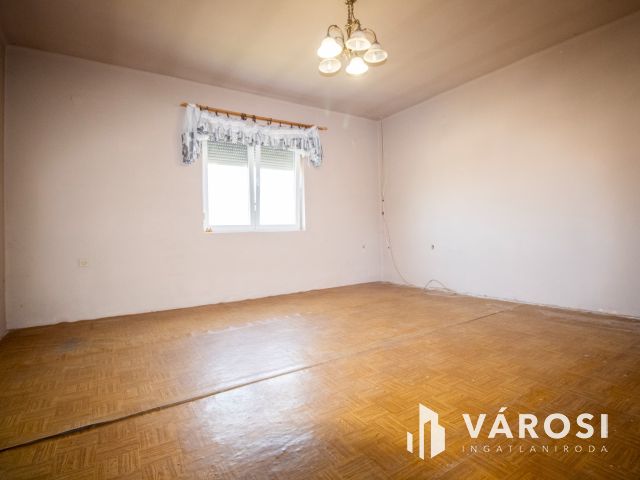 Tégla kockaház Vésztőn