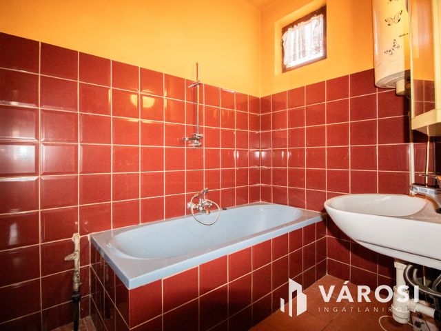 Tégla kockaház Vésztőn