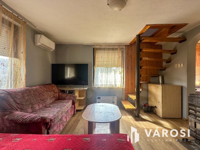 Kercseg Dűlőben, tégla épülettel, zártkert eladó!