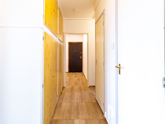 Rákospalotán a Szent Korona útján, panellakás eladó