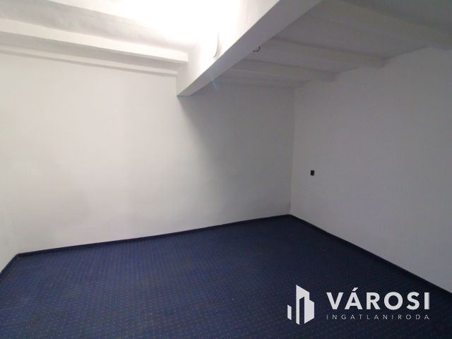 Azonnal költözhető, felújított otthon