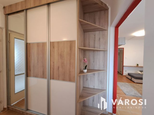 Újkerti 3 szobás panel lakás kiadó