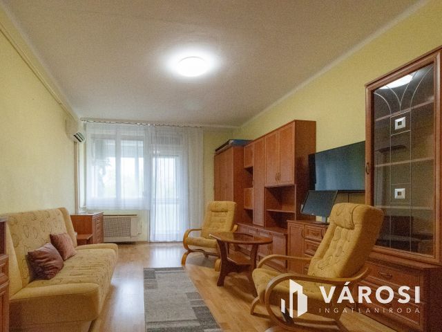 4.emeleti, erkélyes, azonnal kiadható, felújított lakás