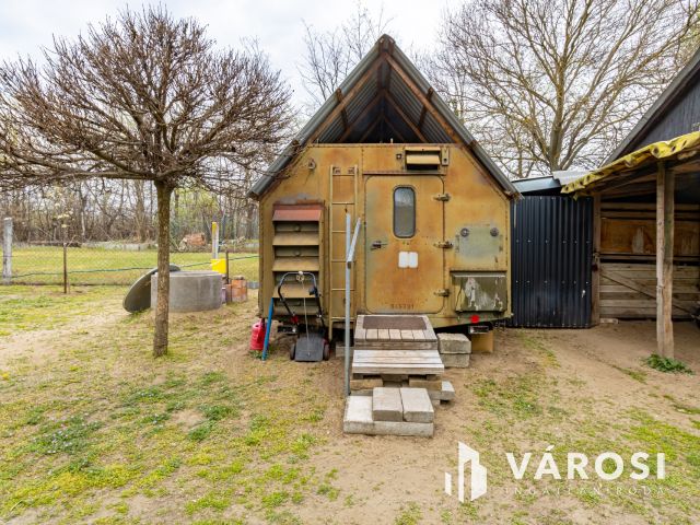 Művelés alól kivont zártkert, Szentmártonkátán eladó