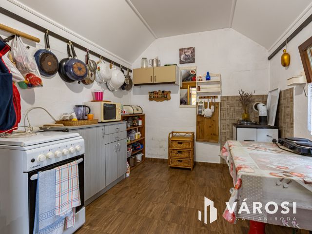 Művelés alól kivont zártkert, Szentmártonkátán eladó